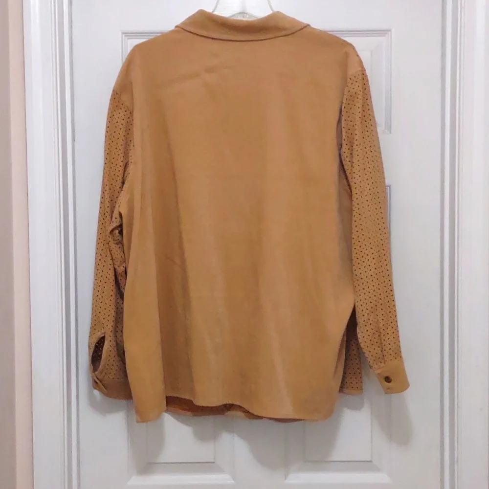 White Stag Plus Long Sleeved Tan Blouse Size 22W-24W - Picture 3 of 5